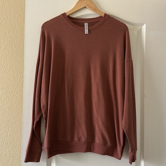 🦄RARE! ALO Yoga Soho Pullover L Chestnut - Picture 2 of 7